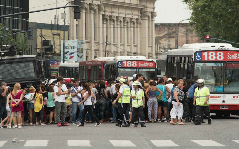 Omar Guaraz | «El Gobierno quiere el exterminio de los manteros»