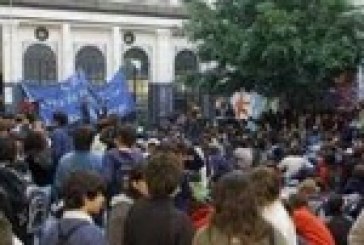 Toma en el Colegio Carlos Pellegrini