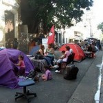 Familias desalojadas se reunen con el juez Roberto Gallardo