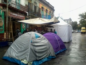 Incendio en La Boca: los vecinos exigen soluciones