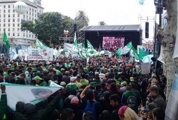 30A | Paro contundente, acto masivo