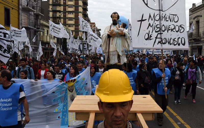 Esteban Castro | “El pueblo no separa la fe de la lucha”